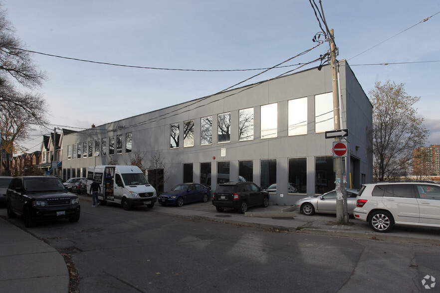 18 Hook Ave, Toronto, ON for lease - Building Photo - Image 1 of 5