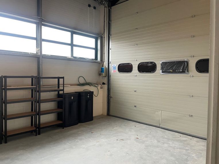 Canada Rd, Byfleet for lease Interior Photo- Image 1 of 4