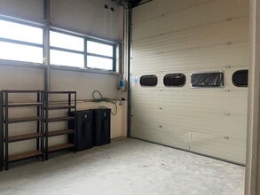 Canada Rd, Byfleet for lease Interior Photo- Image 1 of 4