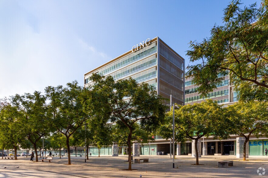 Carrer De Pujades, 342-362, Barcelona, Barcelona for lease - Building Photo - Image 2 of 14