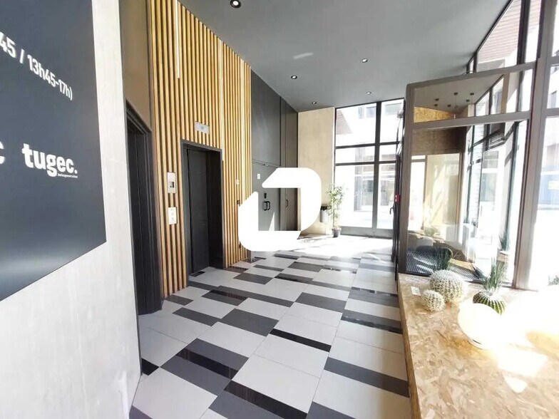 17 Rue Joël Le Theule, Montigny-le-Bretonneux for lease - Building Photo - Image 3 of 14