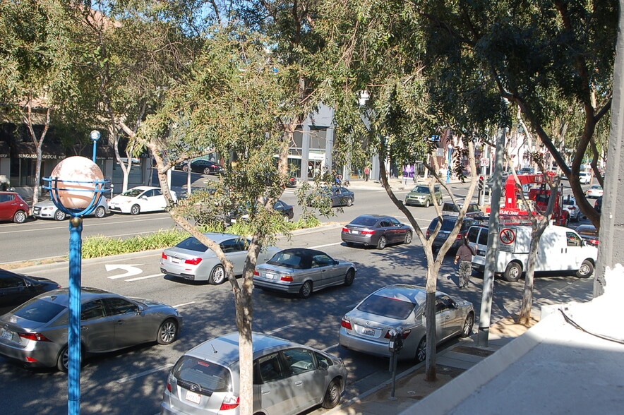 8720 Santa Monica Blvd, West Hollywood, CA for lease - Building Photo - Image 2 of 13
