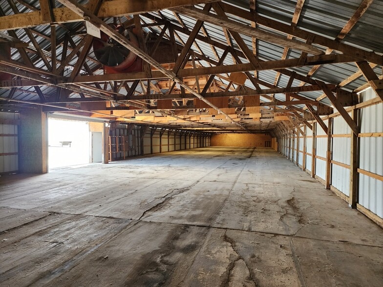 561 Hwy 33, Gustine, CA for lease - Primary Photo - Image 1 of 4