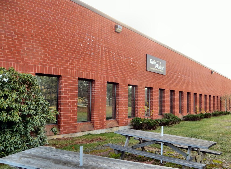 875 Holt Ave, Manchester, NH 03109