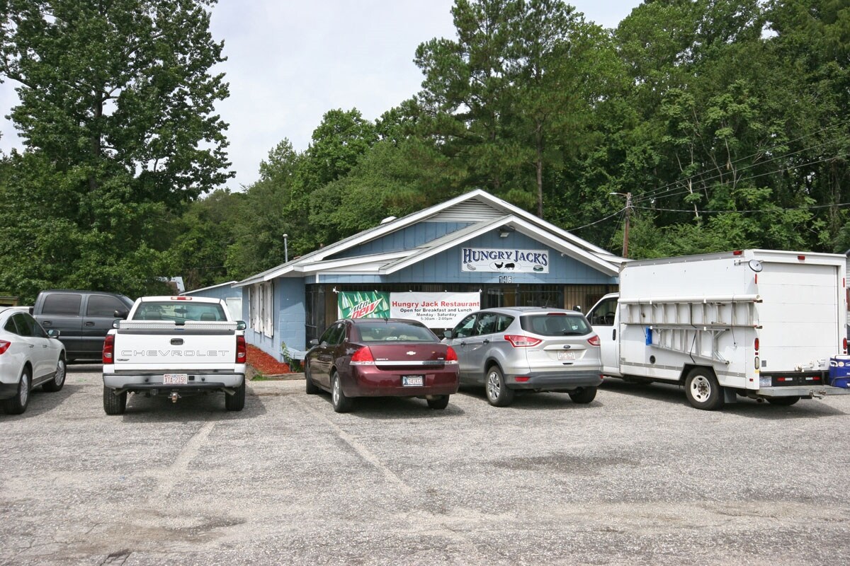 146 Davis Bridge Rd, Raeford, NC 28376