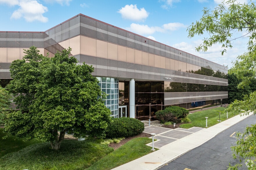 2 Righter Pky, Wilmington, DE for sale - Primary Photo - Image 1 of 1