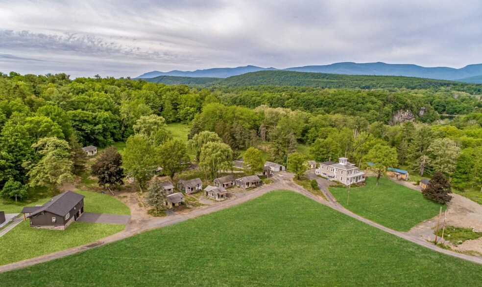 875 Route 23B, Leeds, NY for sale - Primary Photo - Image 3 of 38