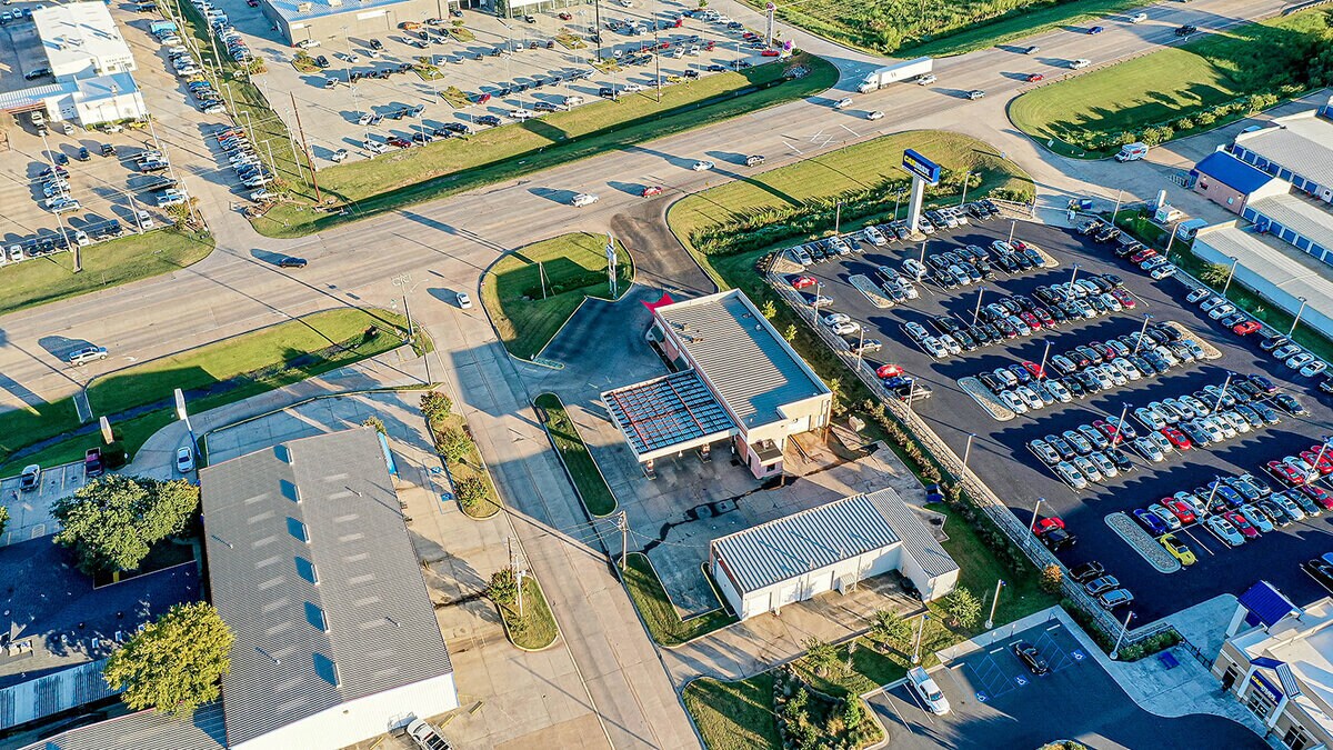 1112 E Bert Kouns Industrial Loop, Shreveport, LA 71105 Auto Mall Car