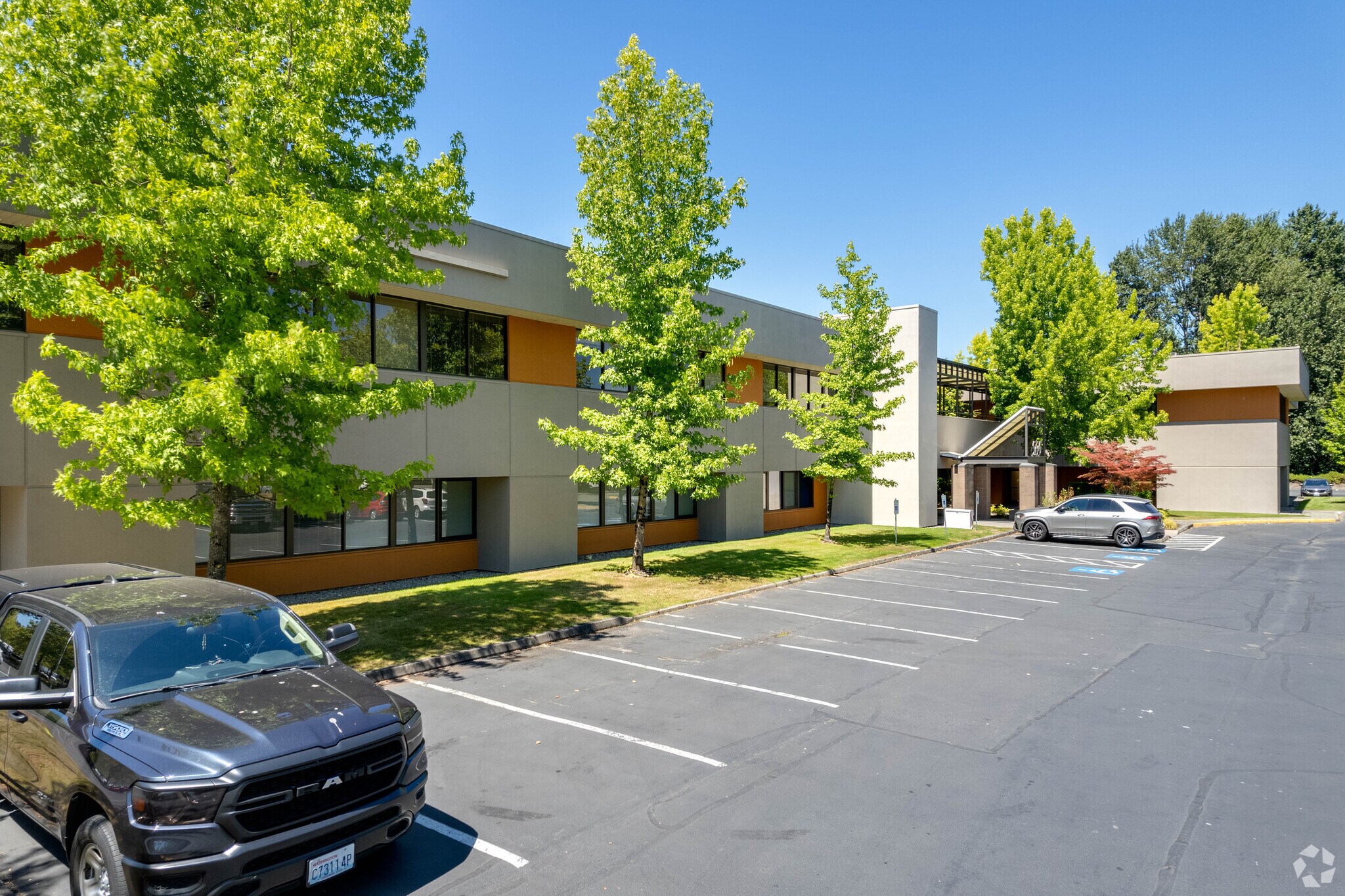 565 Andover Park W, Tukwila, WA 98188 Parkwest Commons 565 Building