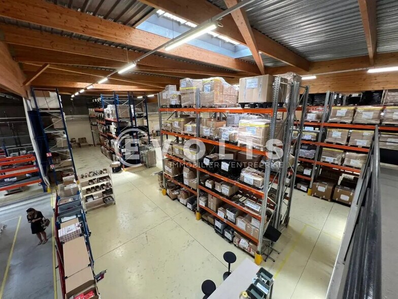 74 Rue Elisée Reclus, Décines-Charpieu for lease - Interior Photo - Image 3 of 42