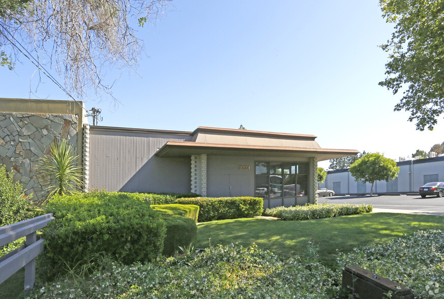 2224 Old Middlefield Way, Mountain View, CA for lease - Building Photo - Image 2 of 4