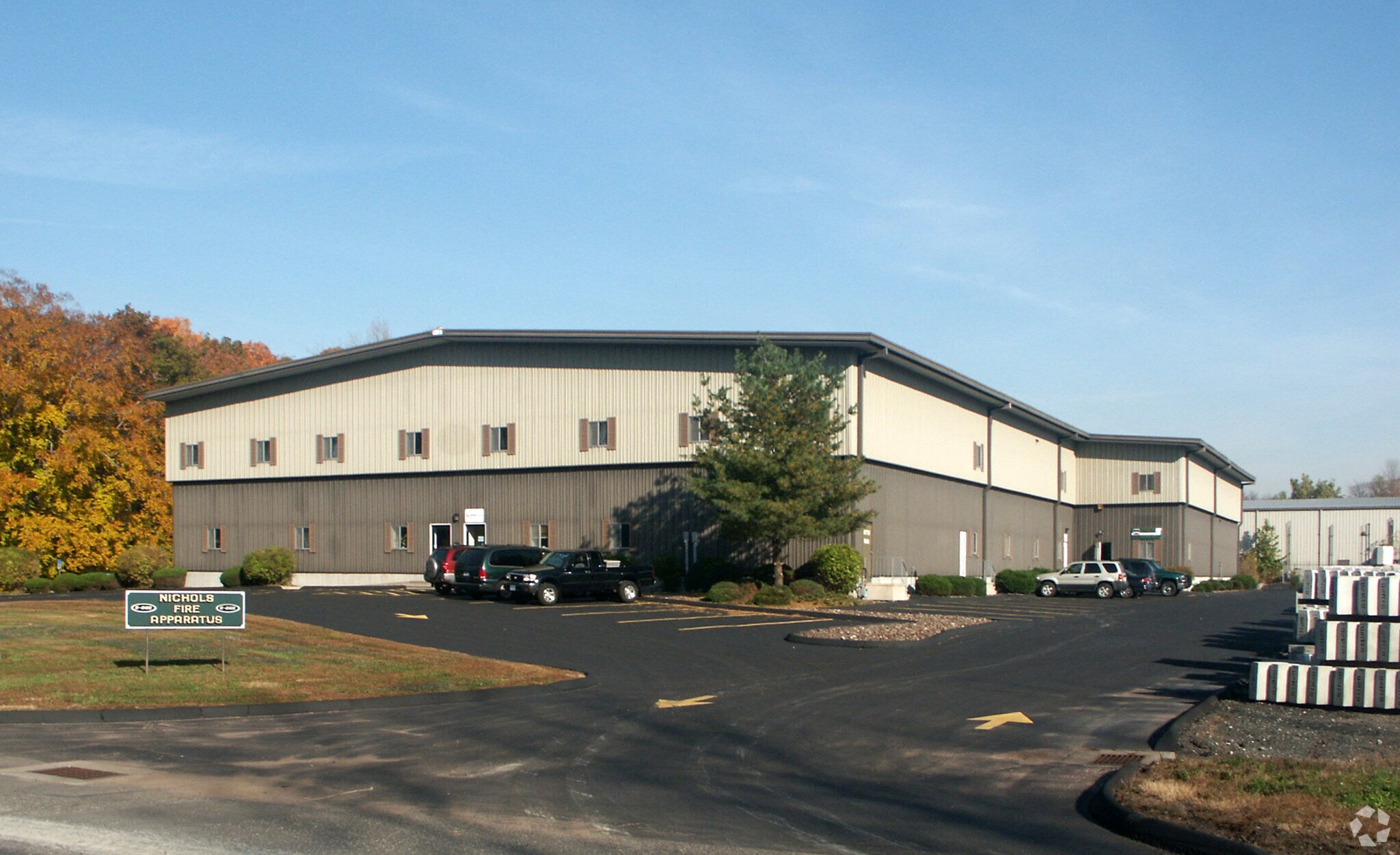 43 Warehouse Point Rd, Wallingford, CT for sale Primary Photo- Image 1 of 1