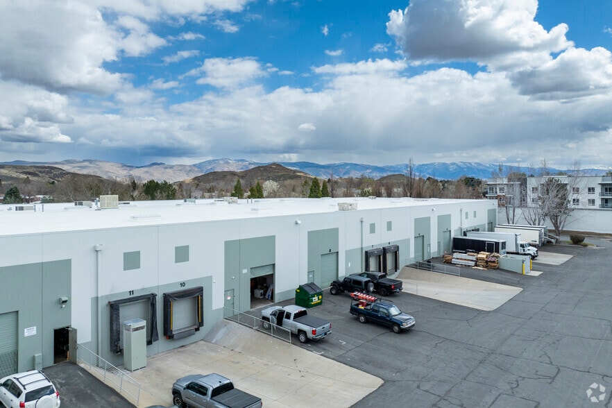 895 E Patriot Blvd, Reno, NV for lease - Building Photo - Image 3 of 8
