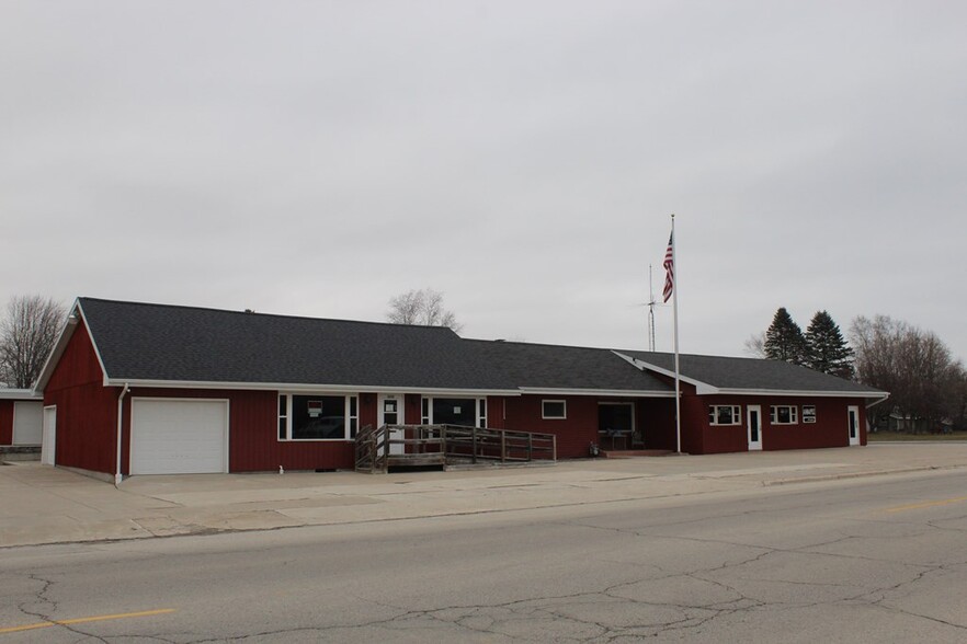 1009 Jefferson St, Algoma, WI for sale - Building Photo - Image 3 of 14