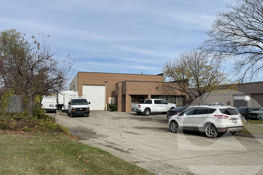 6145 Millett Ave, Sterling Heights, MI for lease - Building Photo - Image 1 of 5