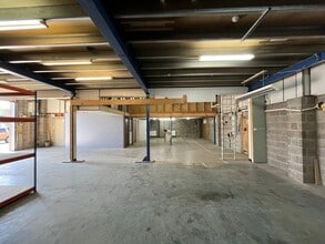 Brunel Way, Stonehouse for lease Interior Photo- Image 1 of 7
