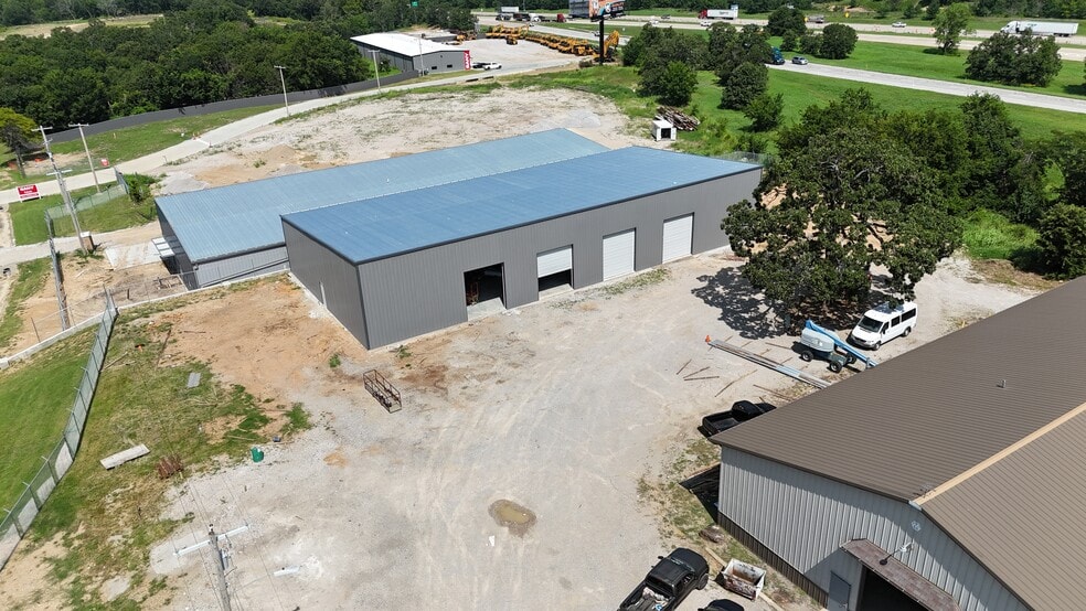 21699 Admiral Pl, Catoosa, OK for lease - Building Photo - Image 2 of 13