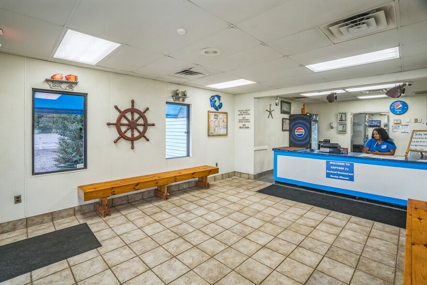 1520 N Wesleyan Blvd, Rocky Mount, NC for sale - Building Photo - Image 3 of 5