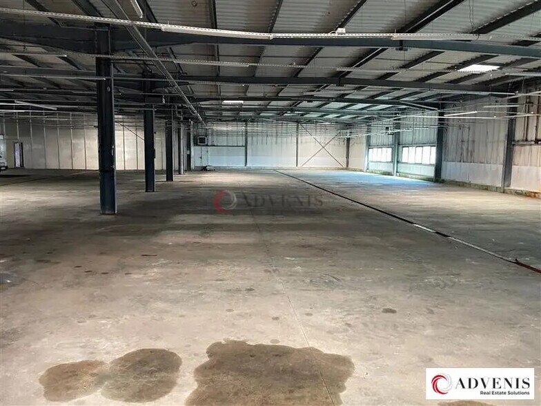 Flex in Lormont for lease - Interior Photo - Image 2 of 12