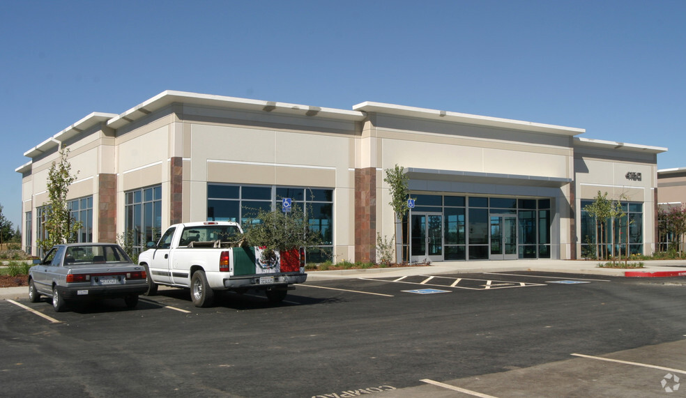 4010 Truxel Rd, Sacramento, CA for lease - Building Photo - Image 3 of 10