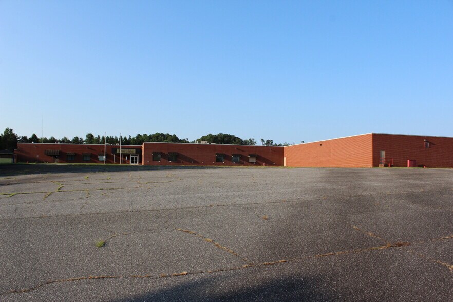 647 Hopewell Rd, Morganton, NC for sale - Building Photo - Image 1 of 1