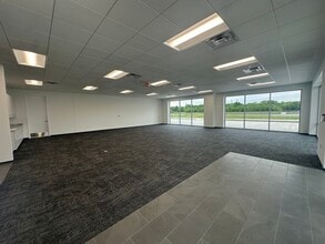 3005 Highway 225, Pasadena, TX for lease Interior Photo- Image 2 of 5