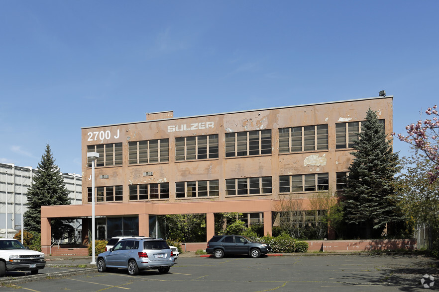 2700 NW Front Ave, Portland, OR for lease - Building Photo - Image 1 of 15