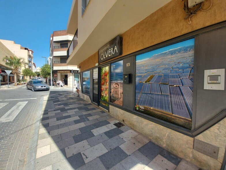 Retail in El Ejido for lease - Building Photo - Image 1 of 11