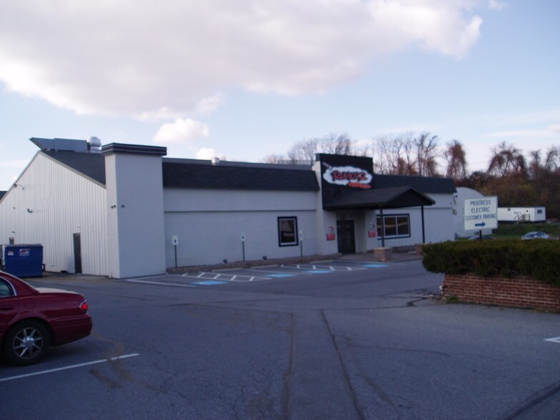 260 N Park Rd, Wyomissing, PA for lease - Image 1 of 1