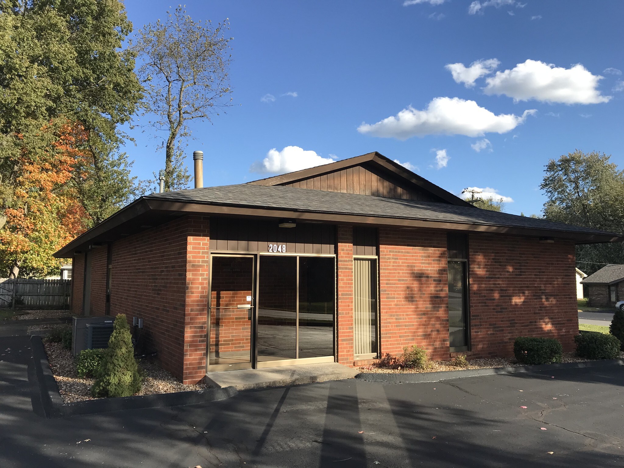 2048 S Stewart Ave, Springfield, MO for sale Building Photo- Image 1 of 1