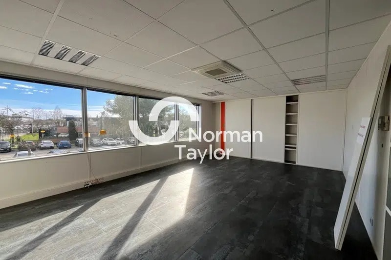 Office in Montpellier for lease - Building Photo - Image 1 of 3