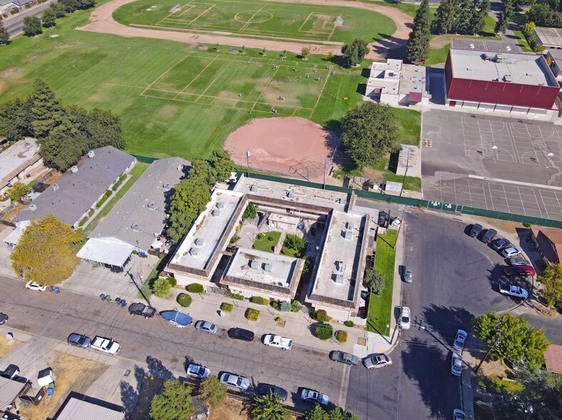 961 Wakefield Rd, Turlock, CA for sale - Building Photo - Image 2 of 7