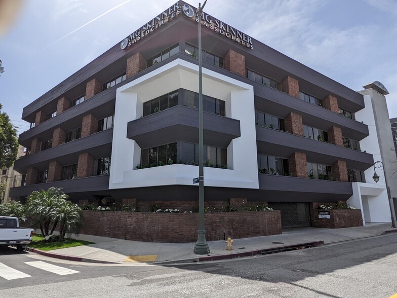 11030 Santa Monica Blvd, Los Angeles, CA for lease - Building Photo - Image 1 of 10