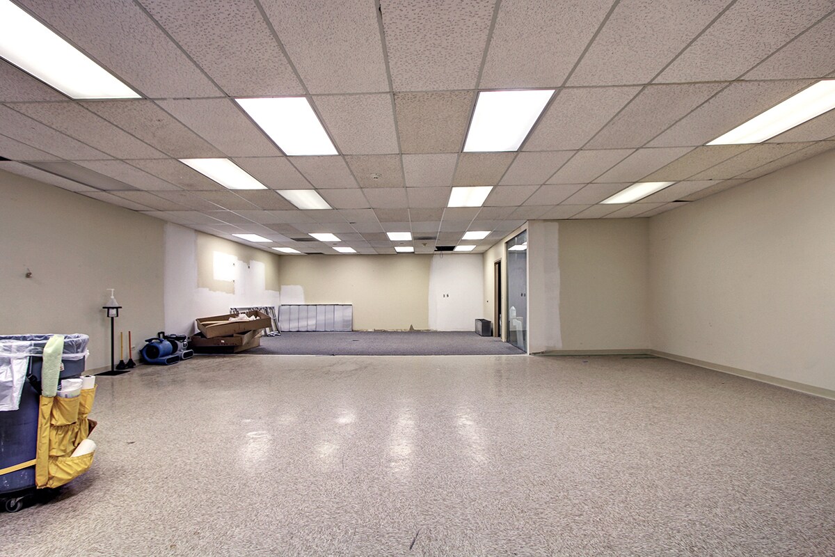 10499 W Bradford Rd, Littleton, CO 80127 - Unit 103 - - Interior Photo - Image 1 of 8