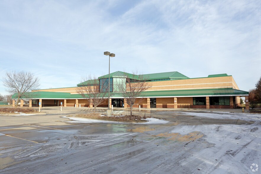 15500 Hickman Rd, Clive, IA for sale - Primary Photo - Image 1 of 1