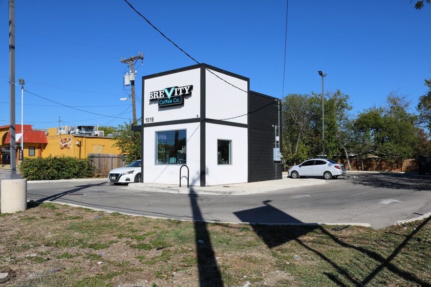 1019 SW Military Dr, San Antonio, TX for sale - Building Photo - Image 3 of 8