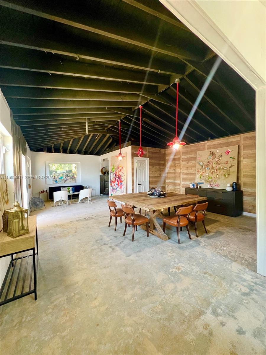 650 NW 33rd St, Miami, FL for lease Interior Photo- Image 1 of 8