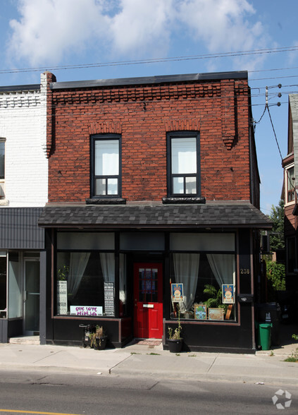 236 Christie St, Toronto, ON for lease - Primary Photo - Image 1 of 2