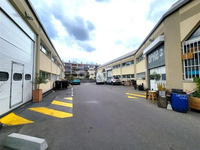 Flex in Aubervilliers for lease - Building Photo - Image 1 of 6