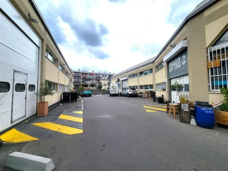 Flex in Aubervilliers for lease Building Photo- Image 1 of 7