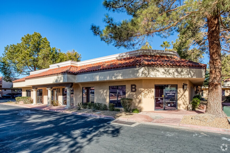 2700 E Chandler Ave, Las Vegas, NV for sale - Primary Photo - Image 1 of 12