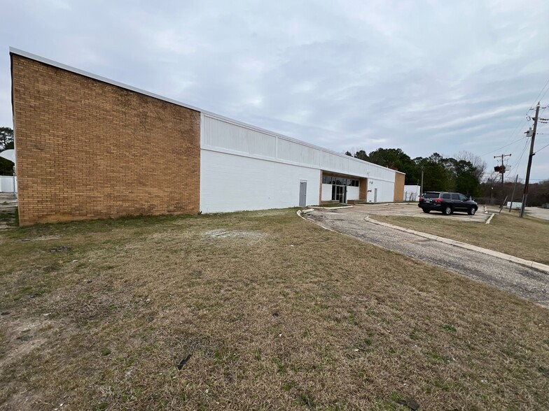 Shocket St, Fairmont, NC for lease - Building Photo - Image 1 of 8