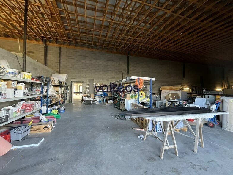 Flex in Colomiers for lease - Interior Photo - Image 3 of 6
