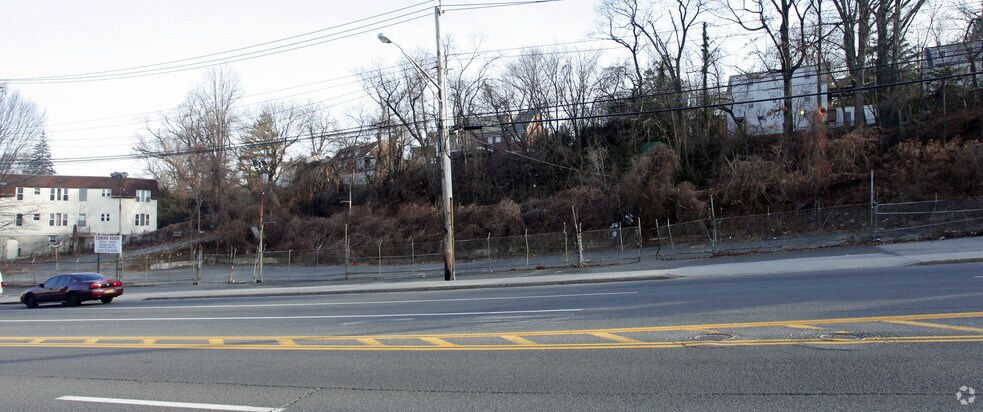 499 Yonkers Ave, Yonkers, NY for sale - Primary Photo - Image 1 of 1