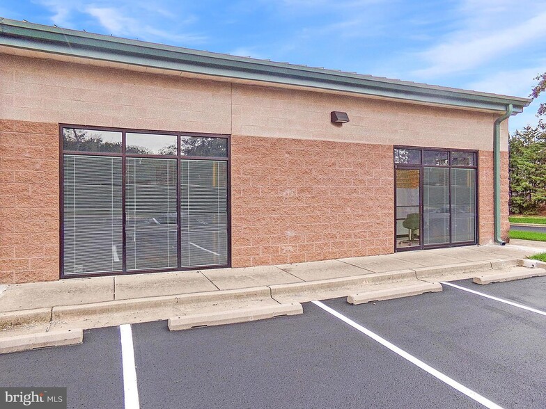 70 Industrial Park Dr, Waldorf, MD for sale - Building Photo - Image 1 of 1