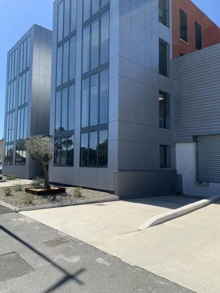 Office in Narbonne for lease - Building Photo - Image 1 of 10