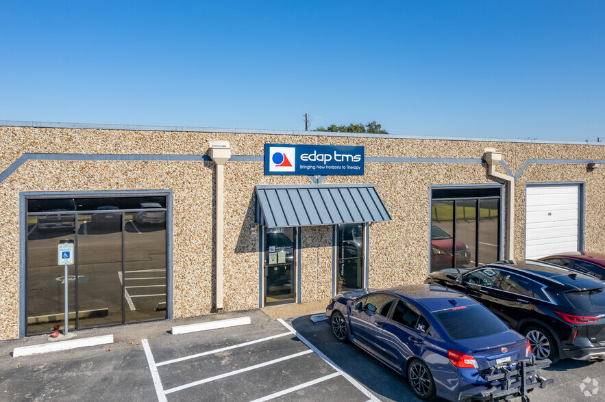 5321 Industrial Oaks Blvd, Austin, TX for lease - Building Photo - Image 1 of 7