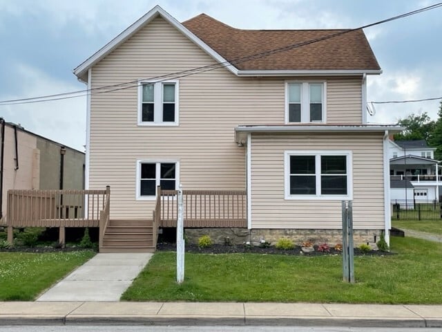 124 Grand Ave, Mars, PA for sale - Building Photo - Image 1 of 1