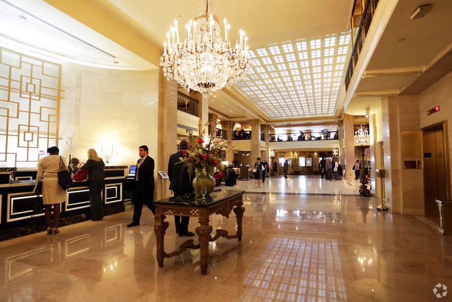 1127 Connecticut Ave NW, Washington, DC for lease - Lobby - Image 3 of 5