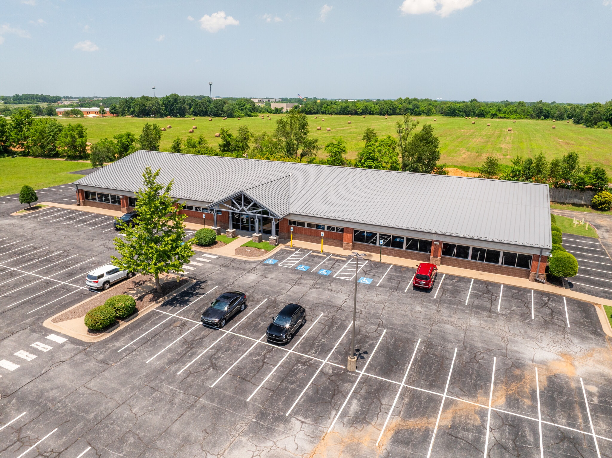 224 JB Hunt Corporate Dr, Lowell, AR for lease Building Photo- Image 1 of 8